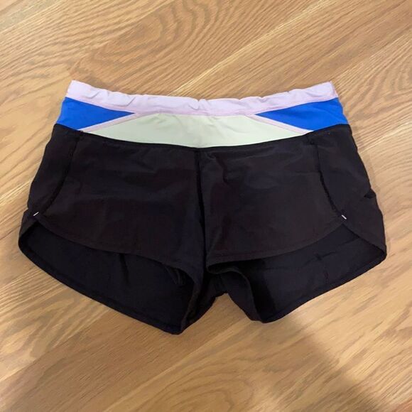 Lululemon black running shorts size 4 - Picture 1 of 4